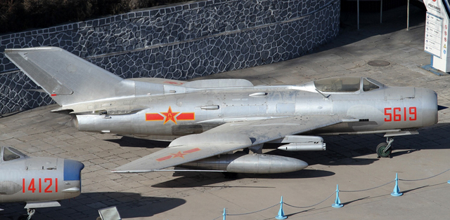 중국 J-6 무인공격기(?) 그리고 500MD무인기 개조사업